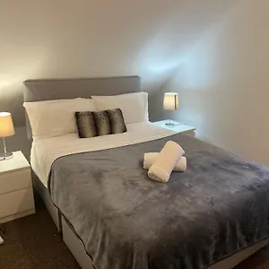  Сasa de vacaciones 4 Bed Near Airport